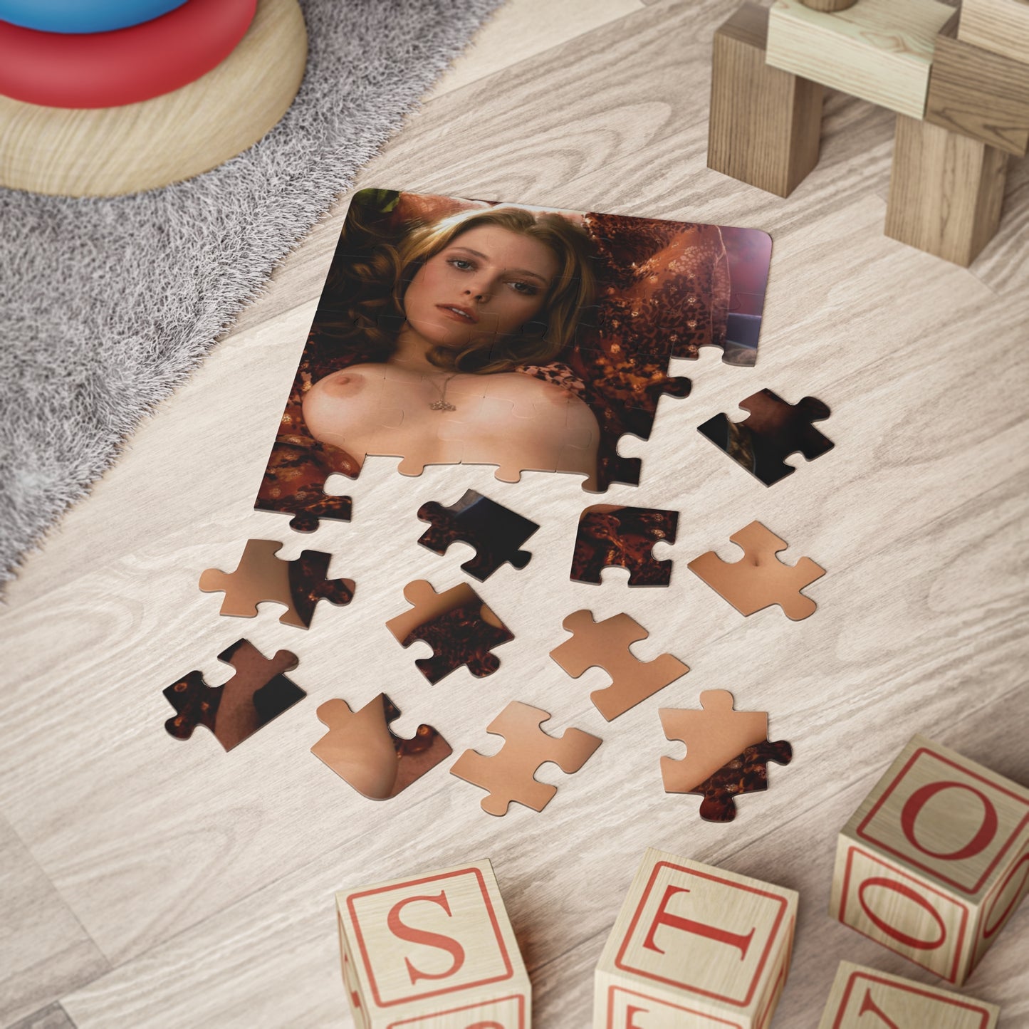 Puzzle, 30-Piece Playboy Playmate November 1974 Bebe Buell
