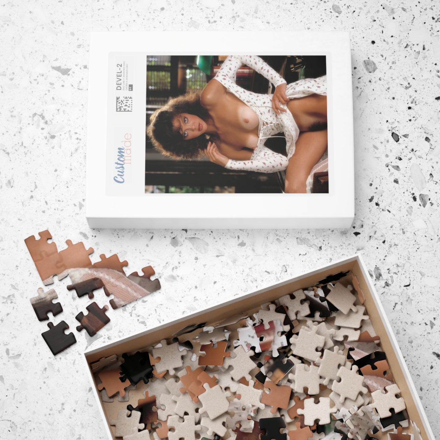 Puzzle (110, 252, 500, 1014-piece) Playboy Playmate August 1984 Suzi Schott