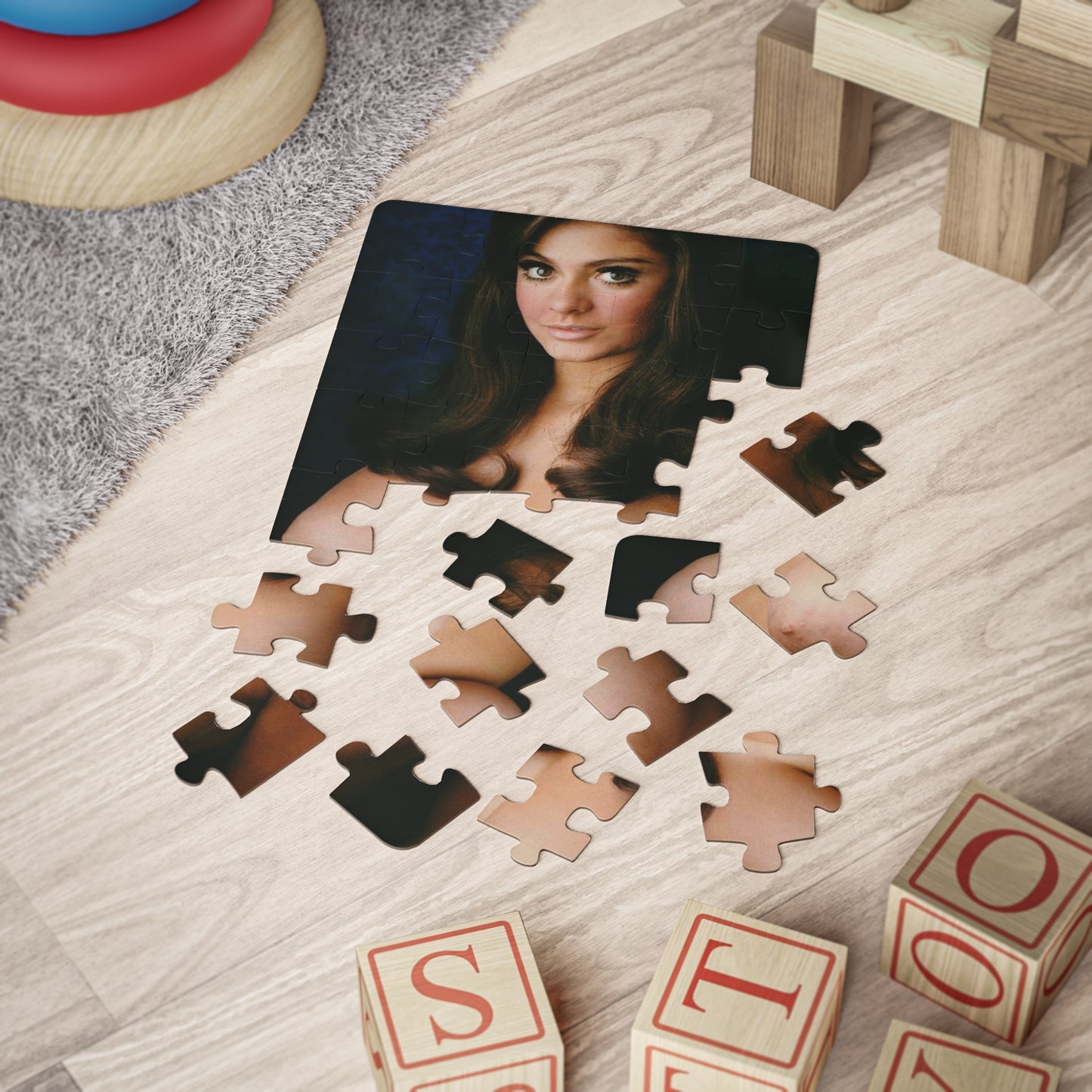 Puzzle, 30-Piece Playboy Playmate Cynthia Myers Nude