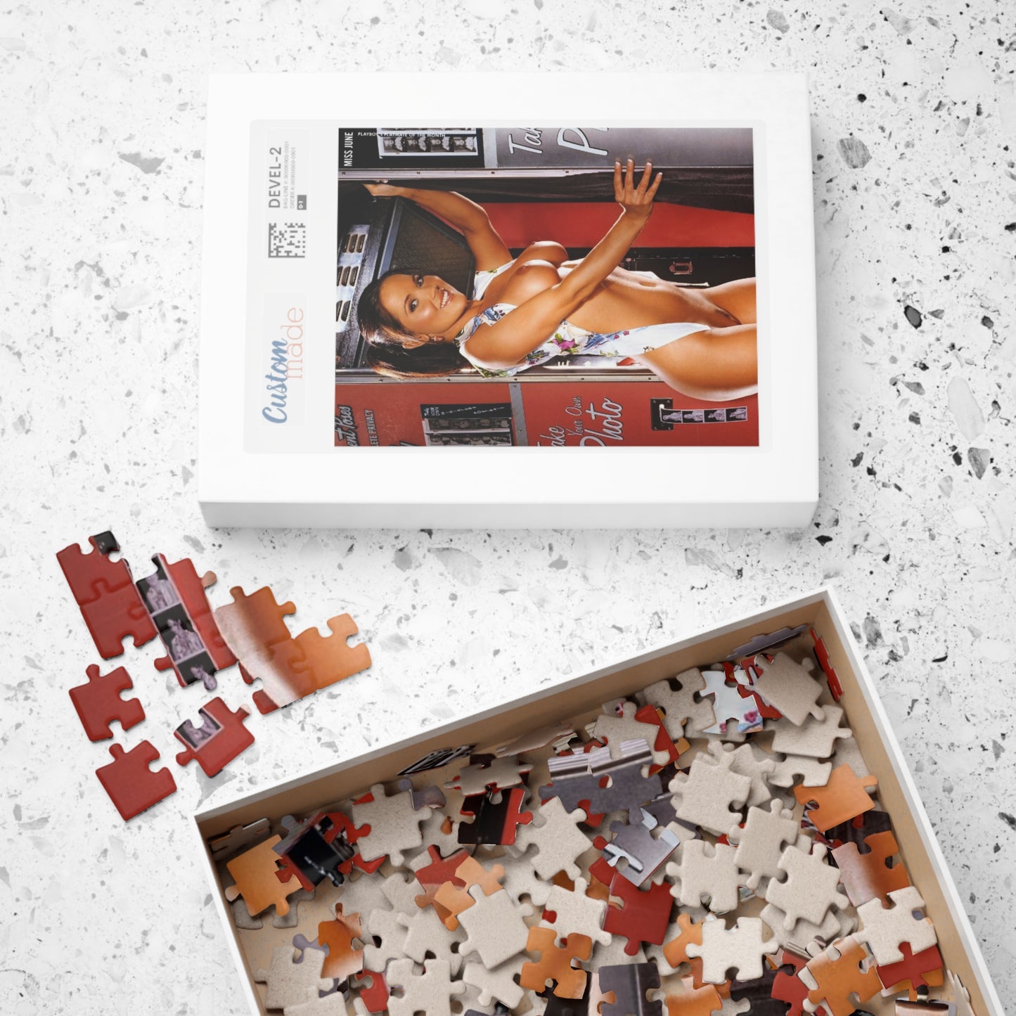 Puzzle (110, 252, 500, 1014-piece) Playmate June 2006 Stephanie Larimore