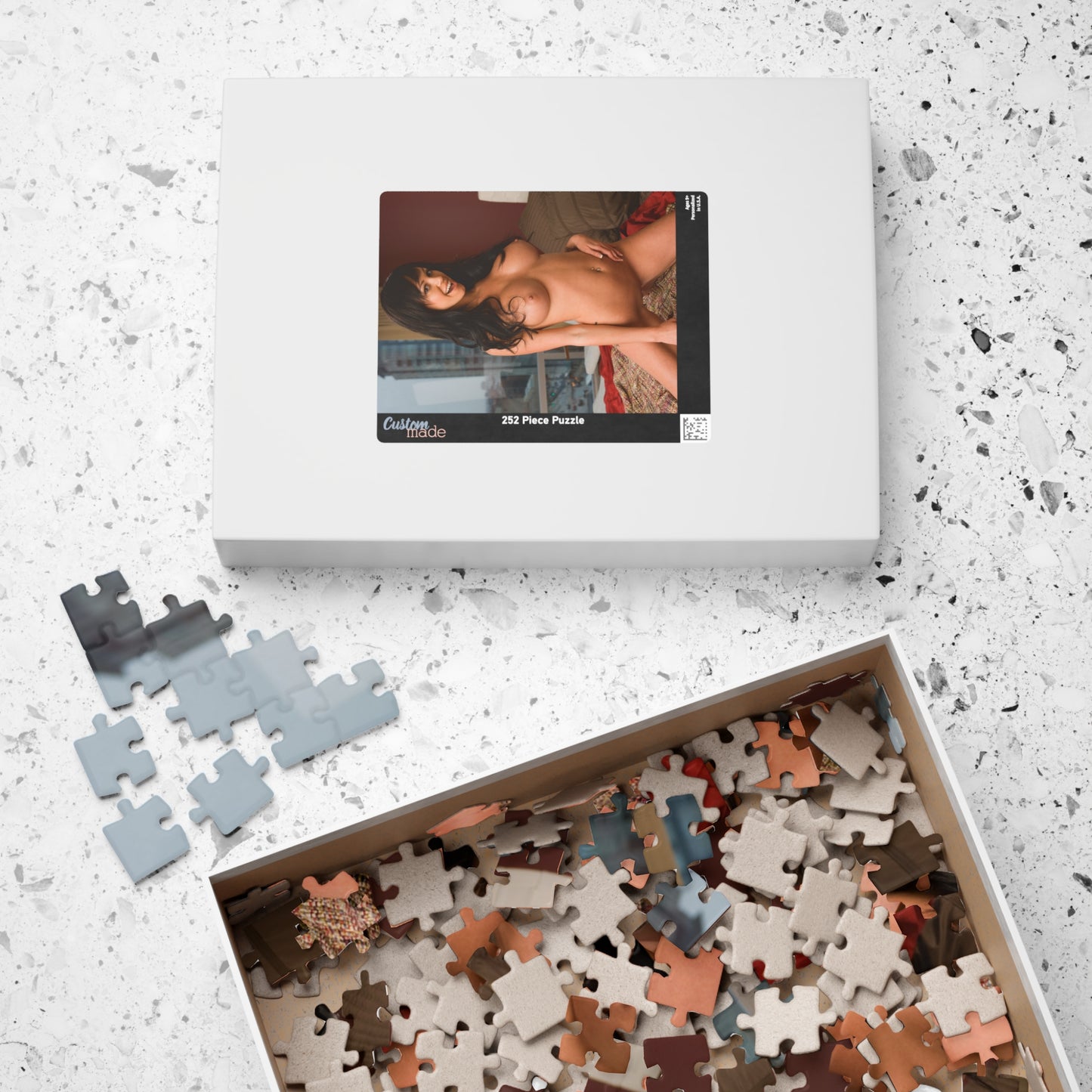 Puzzle (110, 252, 500, 1014-piece) Playmate 2008 Valerie Mason Nude