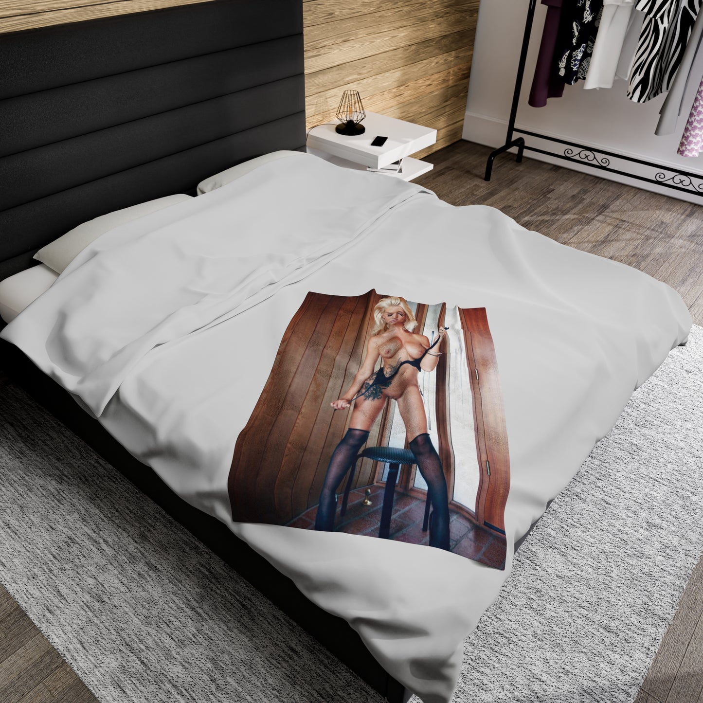Velveteen Plush Blanket Taylor Seinturier Nude