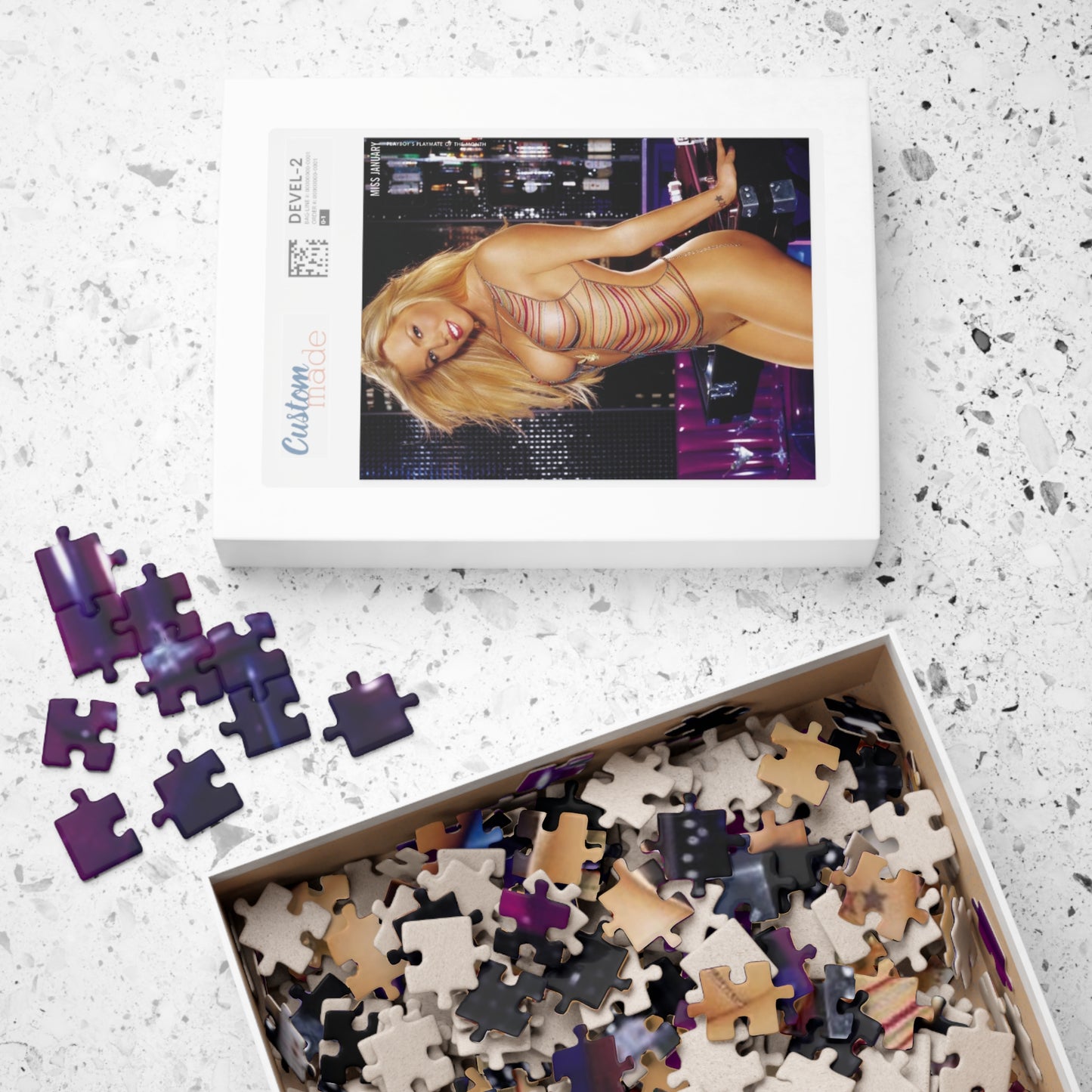 Puzzle (110, 252, 500, 1014-piece) Playmate January 2004 Colleen Shannon