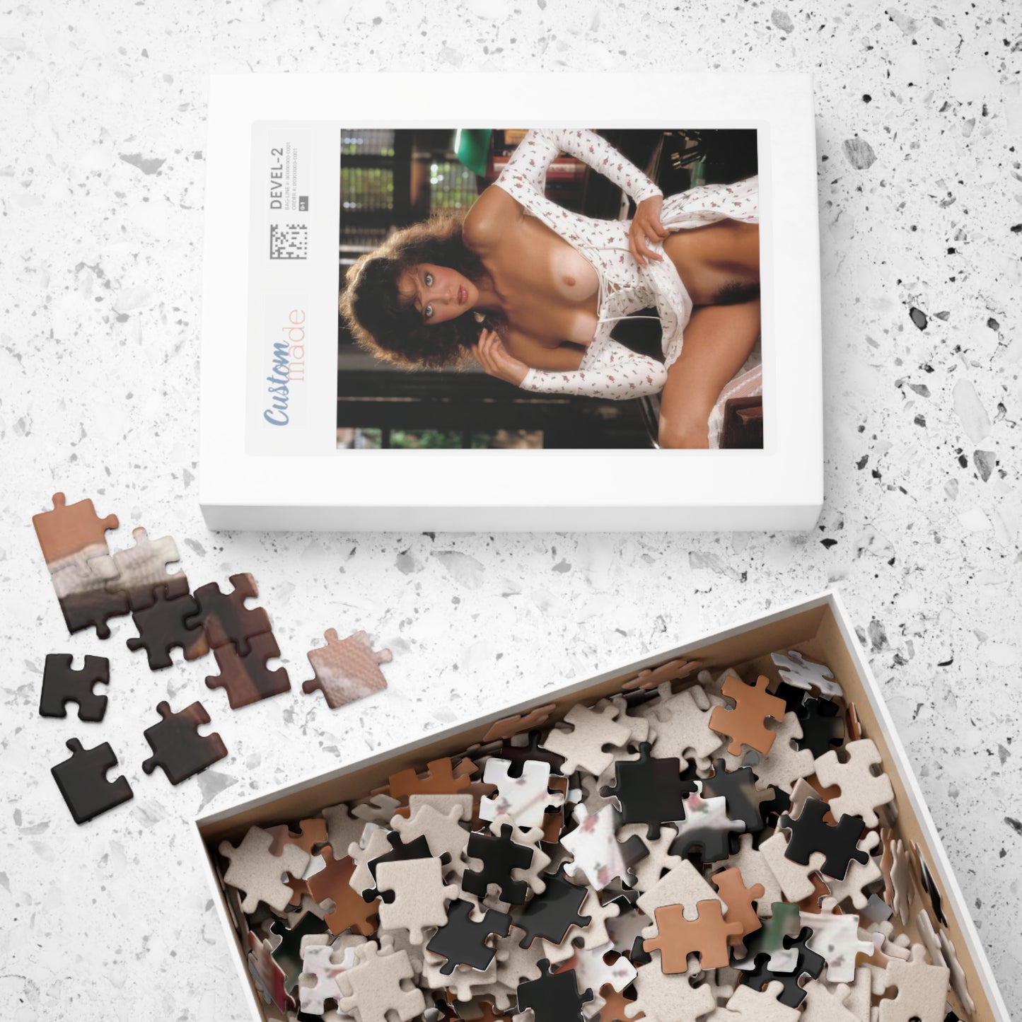 Puzzle (110, 252, 500, 1014-piece) Playboy Playmate August 1984 Suzi Schott