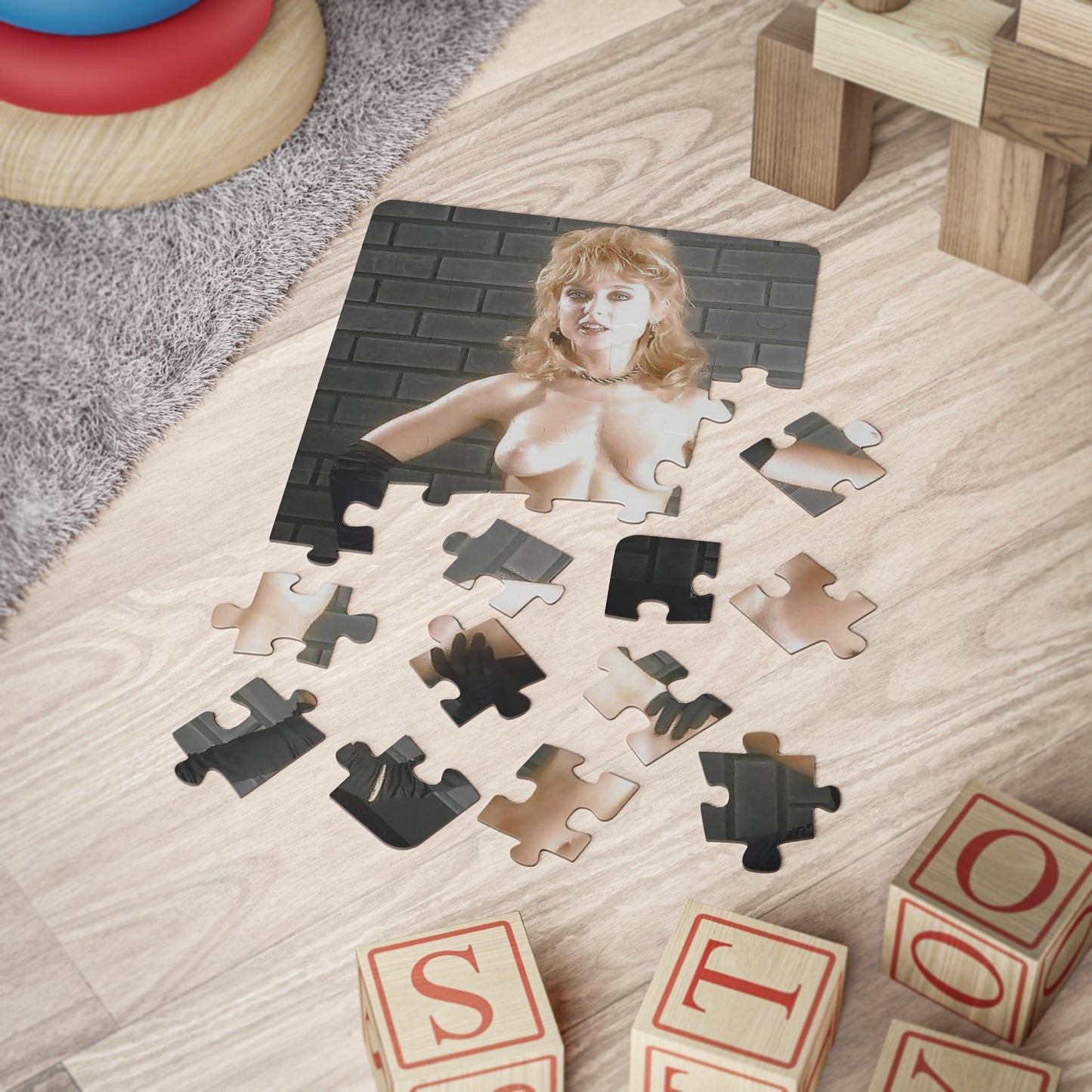 Puzzle, 30-Piece Retro Porn Star Nina Hartley Nude